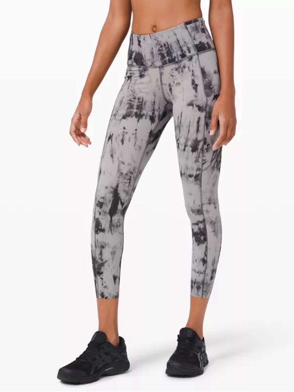 Lululemon Fast and Free Tight || 25"
Game Day Dark Chrome Black Multi